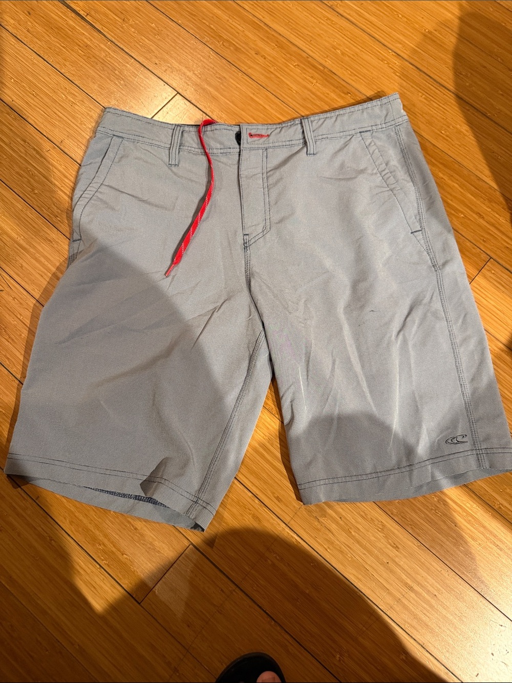 O'Neill Light Gray Men's Shorts with Red Drawstring